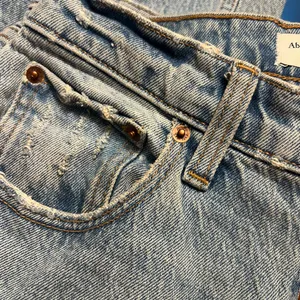 Abercrombie & Fitch 90’s Straight Ultra High Rise Jeans thumbnail 3