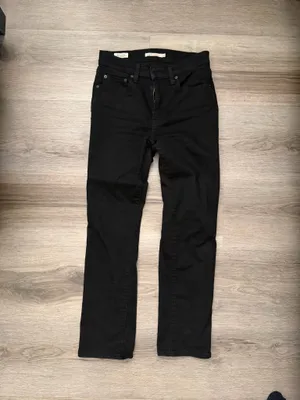 Levi's® Womens 724™ High Rise Straight Jeans thumbnail 3