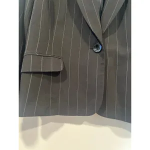 Kenneth Cole Women’s 2pc Striped Suit Black Business Casual Corpcore XL thumbnail 3