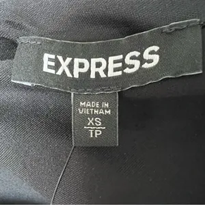 Express NWT Black Puff Sleeve Bodysuit V Neck Ruched Size XS Thong Body Suit thumbnail 4