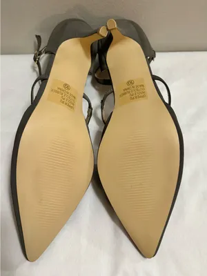 JC Pointed Toe Ankle Strap Heels – Women’s Size 10 Olive thumbnail 4