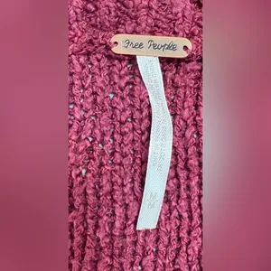 Free People‎ Burgundy Cross My Heart Cable Knit Sweater Raw Edges Size EUC thumbnail 3
