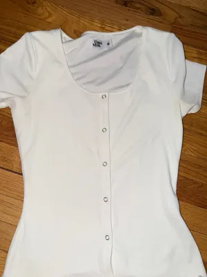 Tiger Mist Cream Short Sleeve Snap-Front Scoop Top thumbnail 1