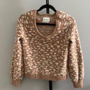 Abercrombie & Fitch Soft Collection Furry Eyelash Sweater Leopard Print Scoop XS thumbnail 2