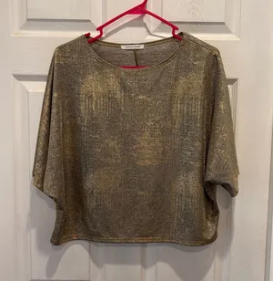Caution to the Wind Womens Gold Metallic Foil Dolman Sleeve Boxy Crop Top Small‎ thumbnail 1