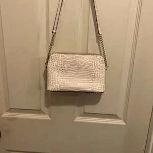 DKNY Cream Crocodile-Embossed Cow Leather Camera Bag with gold tone hardware thumbnail 3