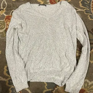 Brandy Melville Grey classic sweater thumbnail 1