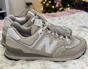 New Balance Tennis Shoes thumbnail 1