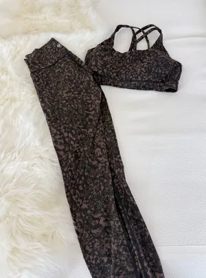 Lululemon set thumbnail 1