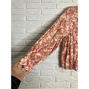 By Anthropologie peasant blouse off white‎ & red tie collar women's size small thumbnail 4