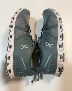On Cloud Women's running Size 9 Green thumbnail 1