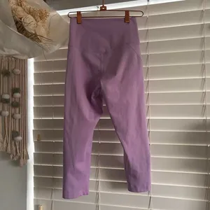 Girlfriend Collective lavender activewear high rise capri leggings XS thumbnail 4