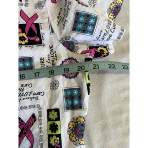 Scrubstar Scrub Top Size M V‎ Neck Pockets Breast Cancer Print Medical Nurse thumbnail 5