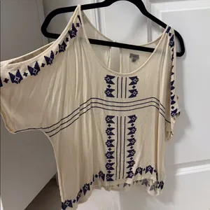 Ecote aztec print cold shoulder flowy blouse thumbnail 2