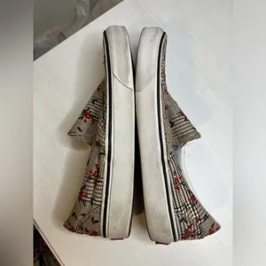 Vans Glen Plaid Slip On Sneakers Embroidered Flowers Sz 7 Skate Boho Floral thumbnail 5