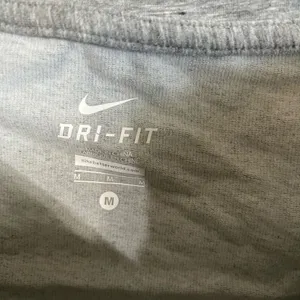 Nike grey long sleeve M‎ thumbnail 4