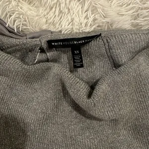 White House | Black Market Bow Back Silver Metallic Sweater Size XS thumbnail 5