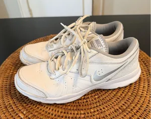 Nike Core‎ Motion TR Womens Training Shoes White Metallic Silver Sneakers thumbnail 1