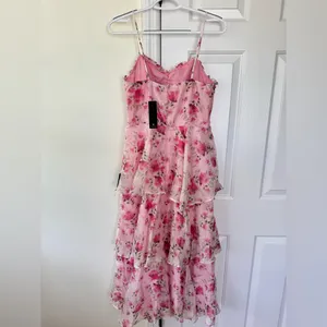 Lulus Immaculate Cutie Light Pink Floral Sleeveless Tiered Midi Dress NWT size M thumbnail 8