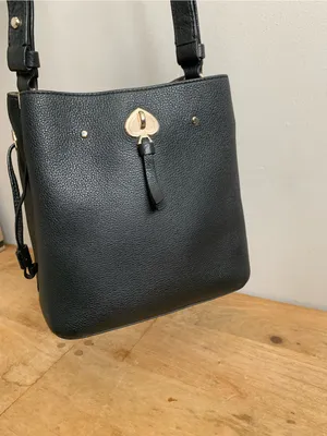 Kate Spade New York Marti Small Leather Bucket Bag Shoulder Bag in Black thumbnail 4