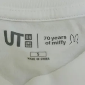 UNIQLO Miffy UT White Bunny Graphic Short Sleeve T-Shirt - S thumbnail 3