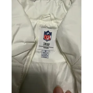 NFL Cleveland Browns Womens White Puffer Vest NFL‎ Team Apparel Size M NWT thumbnail 4
