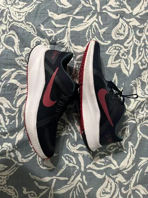Nike Women’s Quest 4 Sneakers thumbnail 2