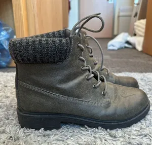 winter boots Gray Size 10 thumbnail 1