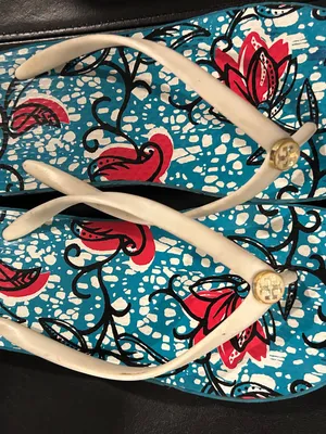 Tory Burch Blue Floral Flip Flop Sandals with Cream Straps large 9-10 thumbnail 2