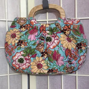 Vtg 2000s Vera Bradley Silk Quilted Floral Handbag Wooden Handles Pink Lining thumbnail 2