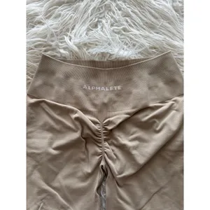 Alphalete Amplify Ultra High Rise Biker Short 4.5” Linen Size Large thumbnail 4