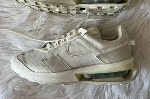 Nike Air Max Sneakers thumbnail 1