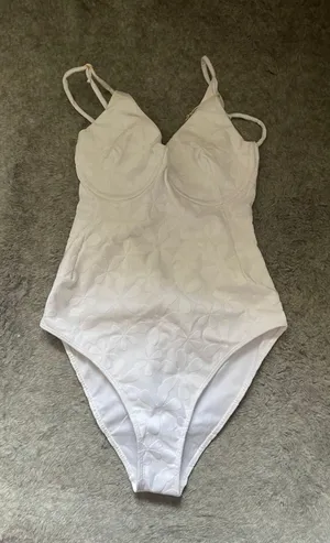 Kenny Flowers THE SANTORINI - WHITE FLORAL JACQUARD UNDERWIRE Watercolors by thumbnail 3
