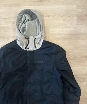 Men’s Oakley Ski Jacket thumbnail 1