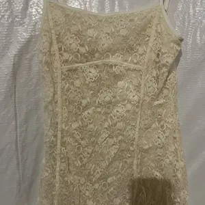 Kimchi Blue Cream Liliana Lace Midi Dress Size Medium $89 thumbnail 3