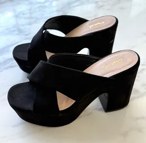 Qupid Black Faux Suede Crisscross Platform Slide Sandals • Sz 8.5 thumbnail 1