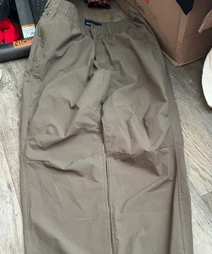Abercrombie & Fitch medium‎ green joggers thumbnail 1
