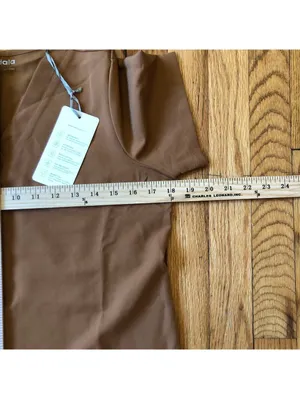 Mandala NWT Camel One Pocket Short Sleeve V-Neck Scrub Top Size XS thumbnail 6