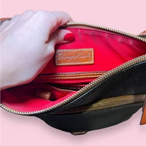 Vintage Dooney & Bourke CLAREMONT Cross Body Pebbled Leather Purse thumbnail 4