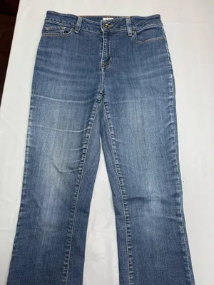 L.L. Bean Classic Fit Jeans Size 8 thumbnail 2