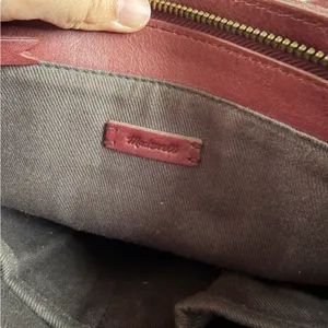 Madewell The Transport Crossbody in Dark Cabernet Leather Zip Closure Preppy thumbnail 10