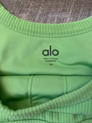 ALO Yoga Wellness Sports Bra Size M thumbnail 4