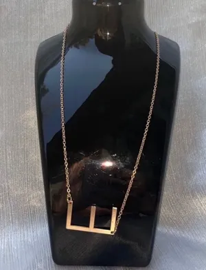 Letter necklace Gold thumbnail 2