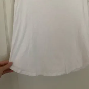 Abercrombie & Fitch Soft AF Essential V-neck tee thumbnail 3