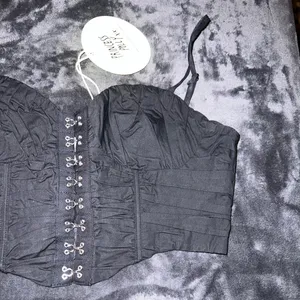 Princess Polly Caitlin Top in Black Size 6 New with tag thumbnail 7