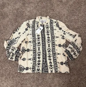 Atzbranding Boho Floral Long Sleeve Blouse in Cream thumbnail 4