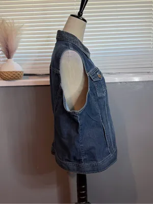 Chico’s Platinum Denim Rhinestone Collar Sleeveless Stretch Jean Vest Size 3 XL thumbnail 5