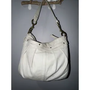 COACH Hampton White, Hobo Bag With Gold Hardware Tone Purse Shoulder Bag‎ 8B15 F thumbnail 5