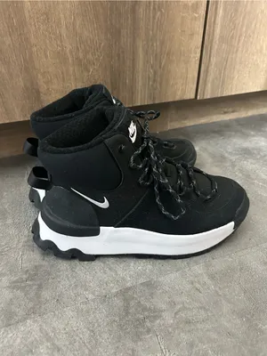 Nike City Classic Women's Lace-up Sneaker Boots Winter Snow Boots Black Size 7 thumbnail 10
