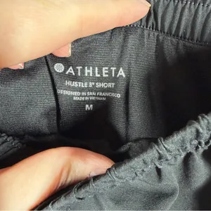 Athleta Black Hustle‎ 3 Inch Shorts thumbnail 5